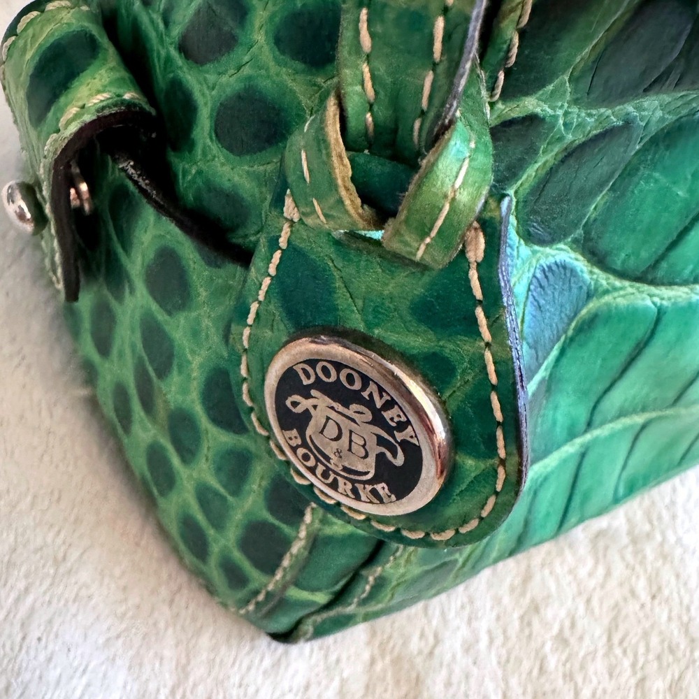 Vintage Y2K Dooney and Bourke Purse Green Croc Baguette Shoulder Bag Buckle - Picture 8 of 14